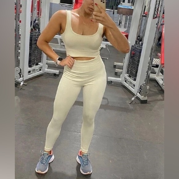 Seamless Ribbed Knit Sports Set - Picture 8 of 12